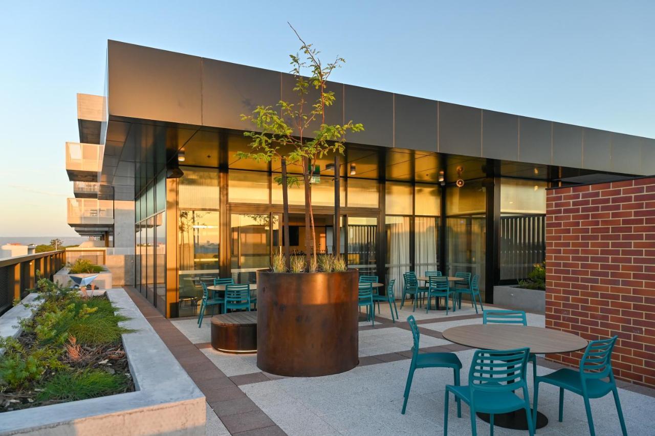 Nesuto Curtin Perth Hotel Exterior foto
